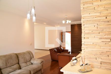 Sala de casa para alugar com 4 quartos, 260m² em Gramado, Cotia