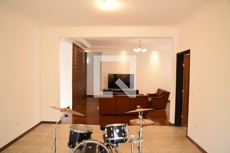 Sala de casa para alugar com 4 quartos, 260m² em Gramado, Cotia