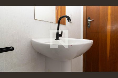 Casa à venda com 80m², 2 quartos e 2 vagasLavabo