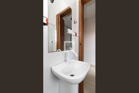 Casa à venda com 80m², 2 quartos e 2 vagasBanheiro da Suíte 1