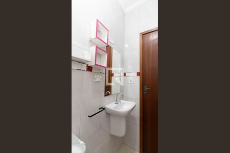 Casa à venda com 80m², 2 quartos e 2 vagasBanheiro da Suíte 2