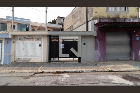 Casa à venda com 80m², 2 quartos e 2 vagasFachada