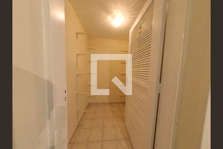 Casa à venda com 180m², 5 quartos e 2 vagasQuarto de Serviço