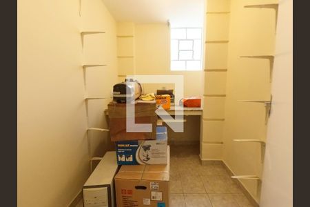 Casa à venda com 180m², 5 quartos e 2 vagasDepósito