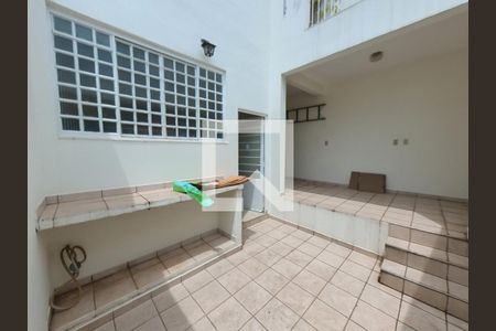 Casa à venda com 180m², 5 quartos e 2 vagasQuintal
