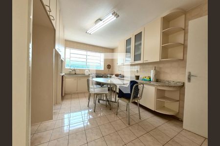 Casa à venda com 180m², 5 quartos e 2 vagasCozinha