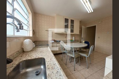 Casa à venda com 180m², 5 quartos e 2 vagasCozinha