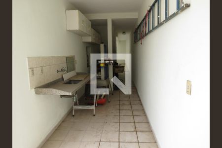 Casa à venda com 180m², 5 quartos e 2 vagasQuintal - Corredor