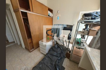 Casa à venda com 180m², 5 quartos e 2 vagasEscritório