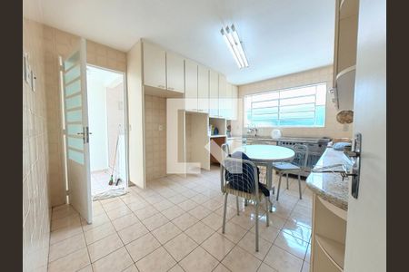 Casa à venda com 180m², 5 quartos e 2 vagasCozinha