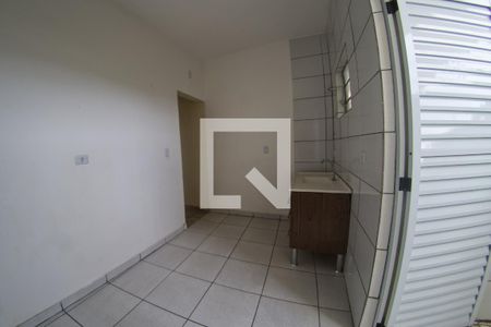 Cozinha de casa para alugar com 2 quartos, 85m² em Vila Dalva, São Paulo