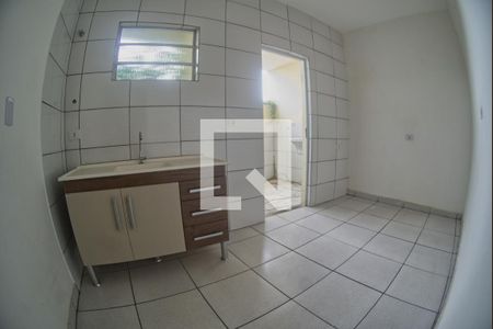 Cozinha de casa para alugar com 2 quartos, 85m² em Vila Dalva, São Paulo