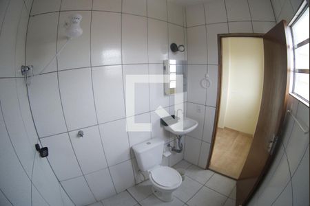 Banheiro de casa para alugar com 2 quartos, 85m² em Vila Dalva, São Paulo