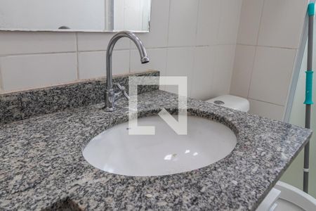 Banheiro da Suíte de apartamento para alugar com 2 quartos, 76m² em Jardim Tupanci, Barueri