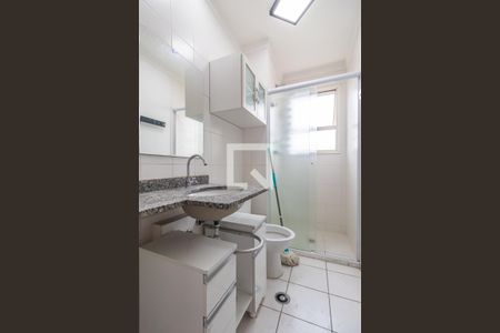 Apartamento para alugar com 76m², 2 quartos e 1 vaga Apartamento para alugar com 76m², 2 quartos e 1 vagaBanheiro da Suíte