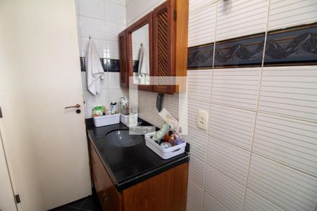 Apartamento à venda com 190m², 3 quartos e 3 vagasBanheiro da Suíte 2