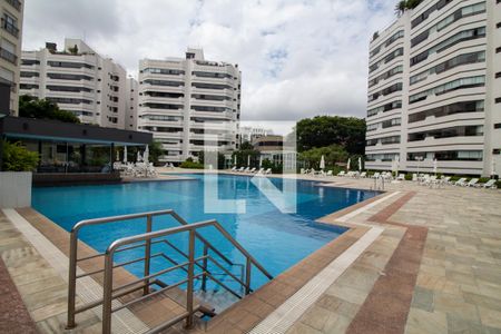 Apartamento à venda com 190m², 3 quartos e 3 vagasÁrea comum - Piscina