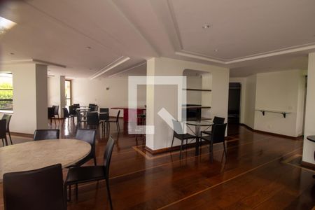 Apartamento à venda com 190m², 3 quartos e 3 vagasÁrea comum - Salão de festas