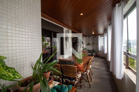 Apartamento à venda com 190m², 3 quartos e 3 vagasTerraço