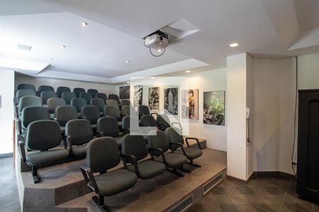 Apartamento à venda com 190m², 3 quartos e 3 vagasÁrea comum - Cinema