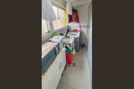 Apartamento à venda com 60m², 2 quartos e sem vagaCozinha e Área de Serviço