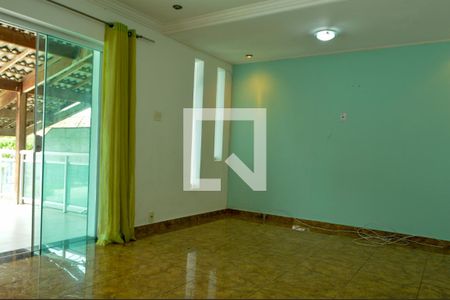 Sala de casa à venda com 3 quartos, 150m² em Curicica, Rio de Janeiro