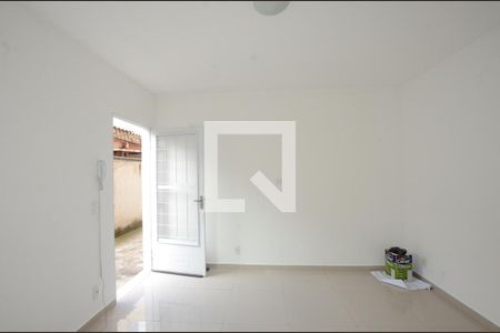 Sala de apartamento para alugar com 2 quartos, 65m² em Marechal Hermes, Rio de Janeiro