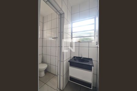 Banheiro Social de casa para alugar com 2 quartos, 150m² em Vila Camilópolis, Santo André