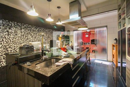 Casa para alugar com 164m², 3 quartos e 3 vagas Casa para alugar com 164m², 3 quartos e 3 vagasCozinha