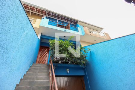 Casa para alugar com 164m², 3 quartos e 3 vagas Casa para alugar com 164m², 3 quartos e 3 vagasFachada