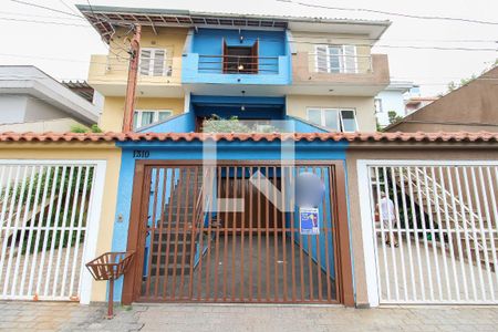 Casa para alugar com 164m², 3 quartos e 3 vagas Casa para alugar com 164m², 3 quartos e 3 vagasFachada