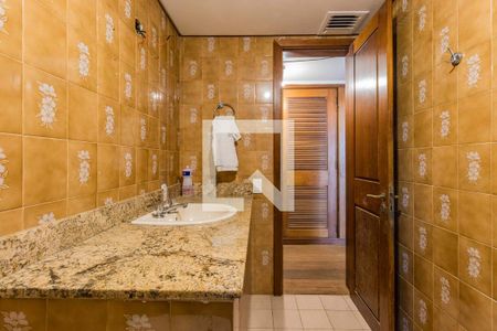 Apartamento à venda com 191m², 3 quartos e 2 vagasBanheiro Social