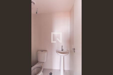 Banheiro de apartamento para alugar com 1 quarto, 25m² em Vila Cláudia, São Paulo