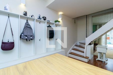 Casa à venda com 104m², 2 quartos e 2 vagas Casa à venda com 104m², 2 quartos e 2 vagasSala