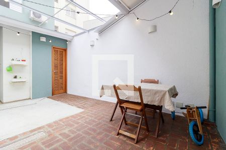 Casa à venda com 104m², 2 quartos e 2 vagas Casa à venda com 104m², 2 quartos e 2 vagasQuintal