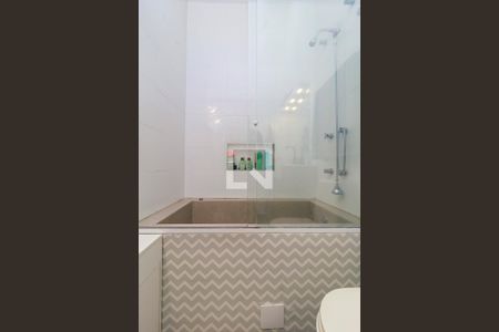 Casa à venda com 104m², 2 quartos e 2 vagas Casa à venda com 104m², 2 quartos e 2 vagasBanheiro