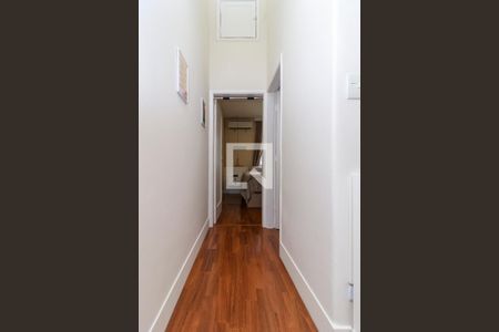 Casa à venda com 104m², 2 quartos e 2 vagas Casa à venda com 104m², 2 quartos e 2 vagasCorredor