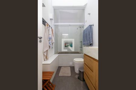 Casa à venda com 104m², 2 quartos e 2 vagas Casa à venda com 104m², 2 quartos e 2 vagasBanheiro