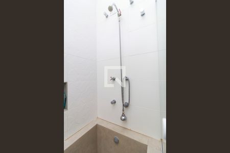 Casa à venda com 104m², 2 quartos e 2 vagas Casa à venda com 104m², 2 quartos e 2 vagasBanheiro