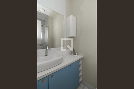 Banheiro da Suíte de apartamento para alugar com 3 quartos, 74m² em Sarandi, Porto Alegre