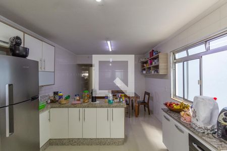 Casa à venda com 175m², 5 quartos e 2 vagas Casa à venda com 175m², 5 quartos e 2 vagasCozinha