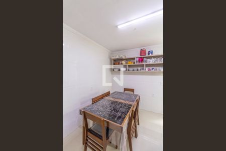 Casa à venda com 175m², 5 quartos e 2 vagas Casa à venda com 175m², 5 quartos e 2 vagasCozinha