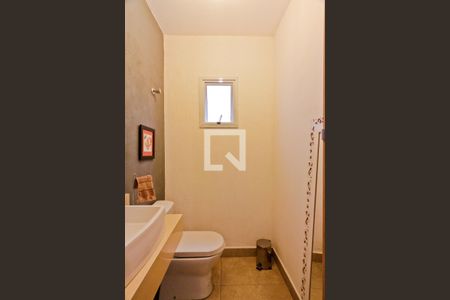 Casa para alugar com 220m², 4 quartos e 1 vaga Casa para alugar com 220m², 4 quartos e 1 vagaLavabo