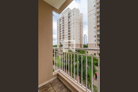 Sala de apartamento à venda com 2 quartos, 58m² em Jardim Tupanci, Barueri