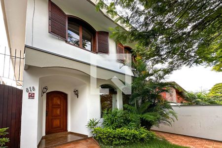 Casa à venda com 393m², 4 quartos e 4 vagas Casa à venda com 393m², 4 quartos e 4 vagasFachada
