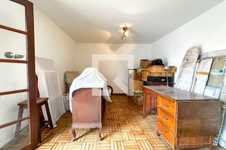 Casa à venda com 393m², 4 quartos e 4 vagas Casa à venda com 393m², 4 quartos e 4 vagasQuarto 5 - Edícula