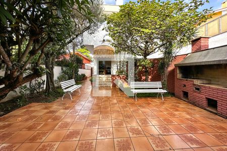 Casa à venda com 393m², 4 quartos e 4 vagas Casa à venda com 393m², 4 quartos e 4 vagasChurrasqueira