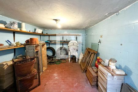 Casa à venda com 393m², 4 quartos e 4 vagas Casa à venda com 393m², 4 quartos e 4 vagasPorão