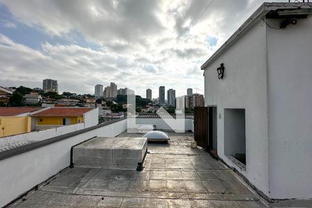 Casa à venda com 393m², 4 quartos e 4 vagas Casa à venda com 393m², 4 quartos e 4 vagasTerraço