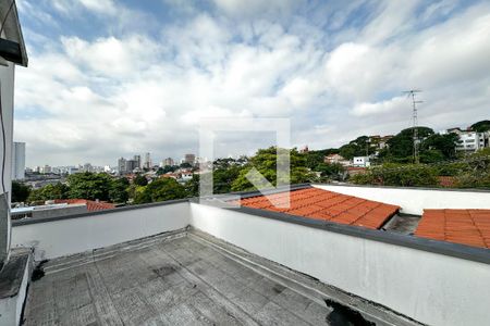 Casa à venda com 393m², 4 quartos e 4 vagas Casa à venda com 393m², 4 quartos e 4 vagasTerraço